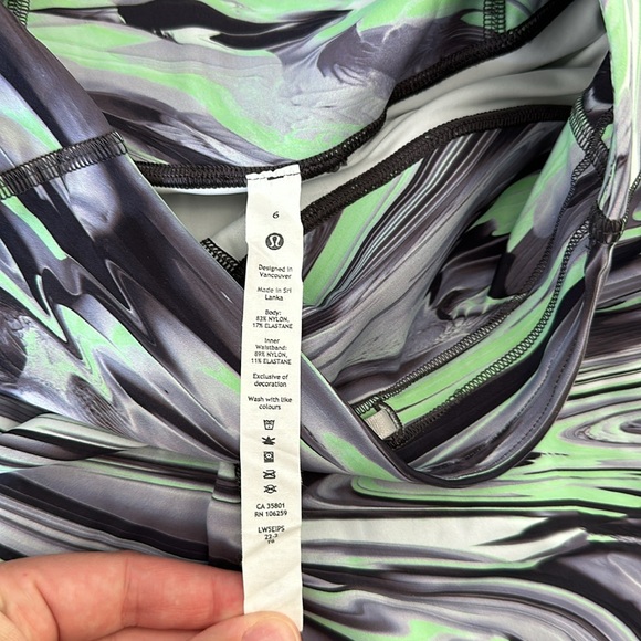 *rare* Lululemon marbled legging size 6 - Picture 2 of 2